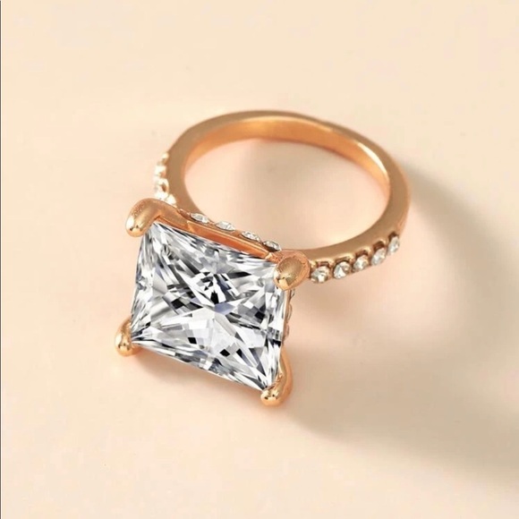 Gold Square Princess Cut Cubic Zirconia Ring - Picture 3 of 10
